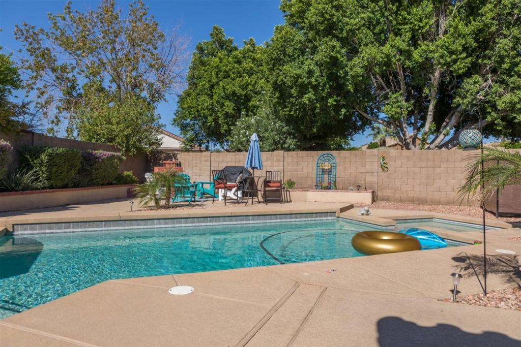 12730 Virginia Ave Avondale - main image