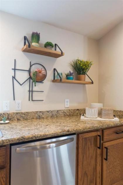 12730 Virginia Ave Avondale - image 14