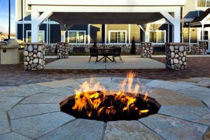Presidential Inn & Suites - image 11