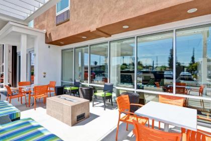 Home2 Suites Azusa - image 8