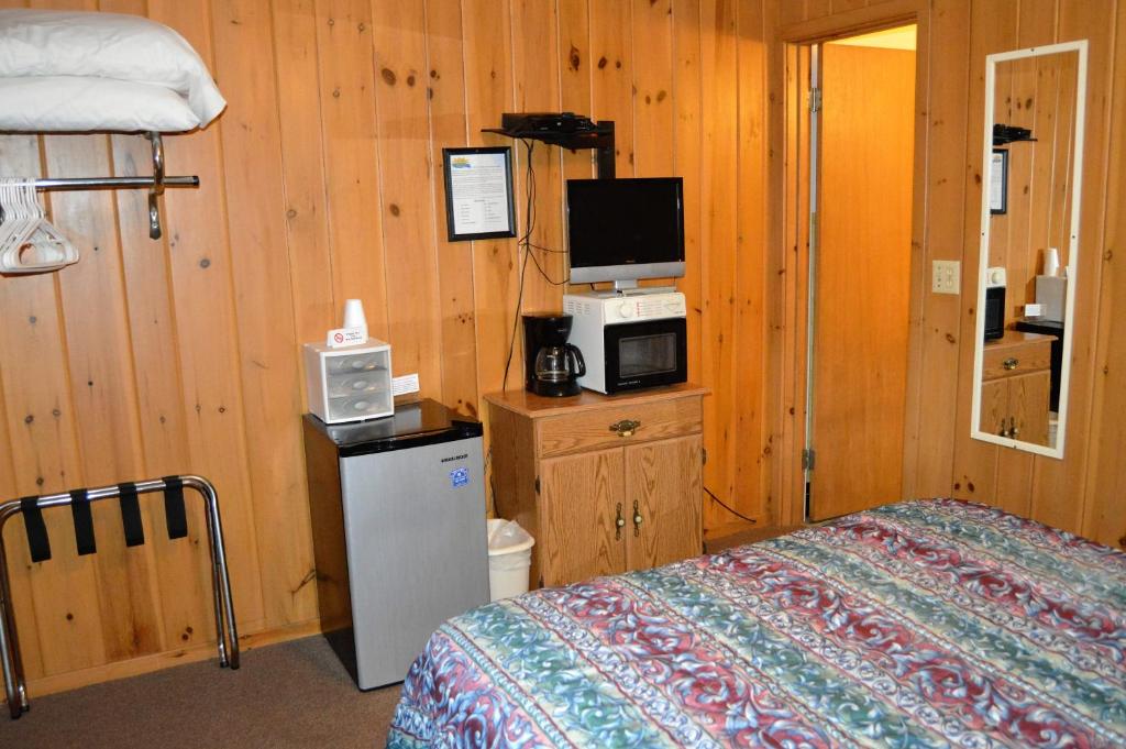 Baileys Sunset Motel - image 3