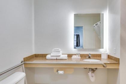 Marshall Suites - image 6
