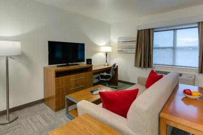 Marshall Suites - image 9