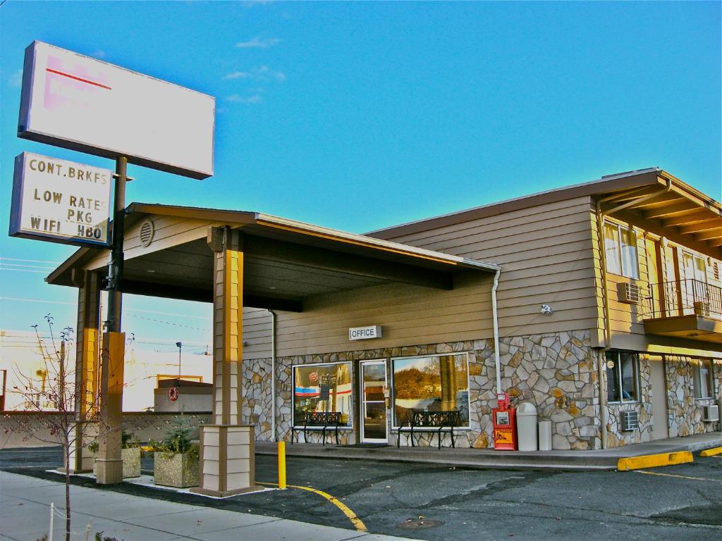 Knights Inn - Baker City - main image