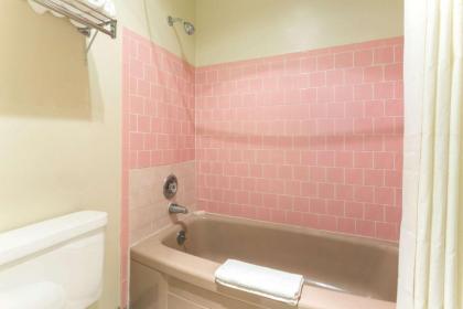 Knights Inn - Baker City - image 13