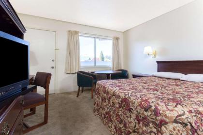 Knights Inn - Baker City - image 6