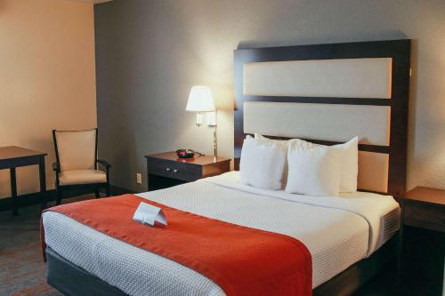 Quality Inn Sunridge Inn & Conference Center - image 4
