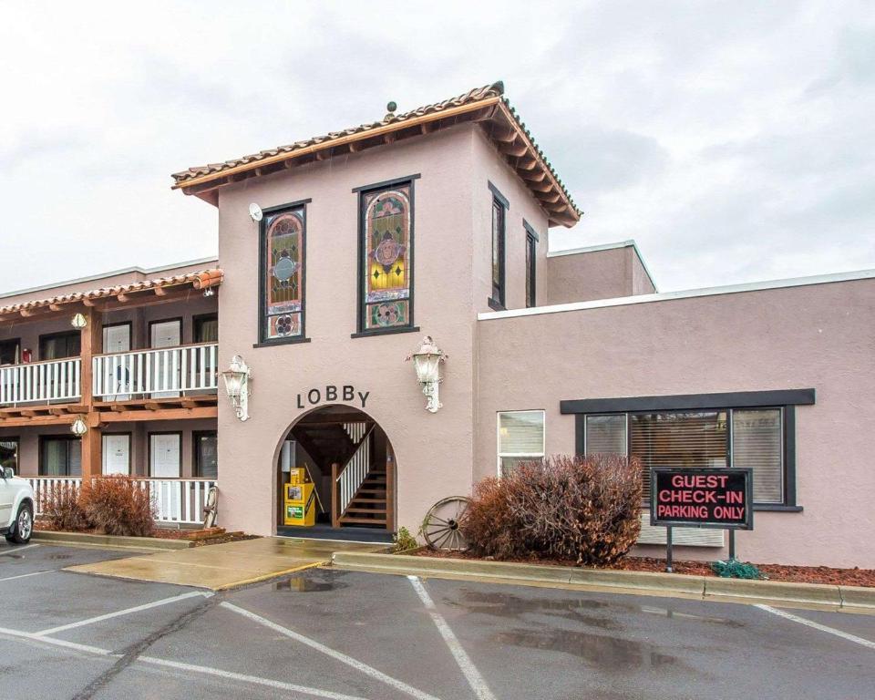 Rodeway Inn Baker City - main image