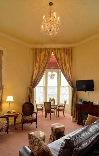 Geiser Grand Hotel - image 2