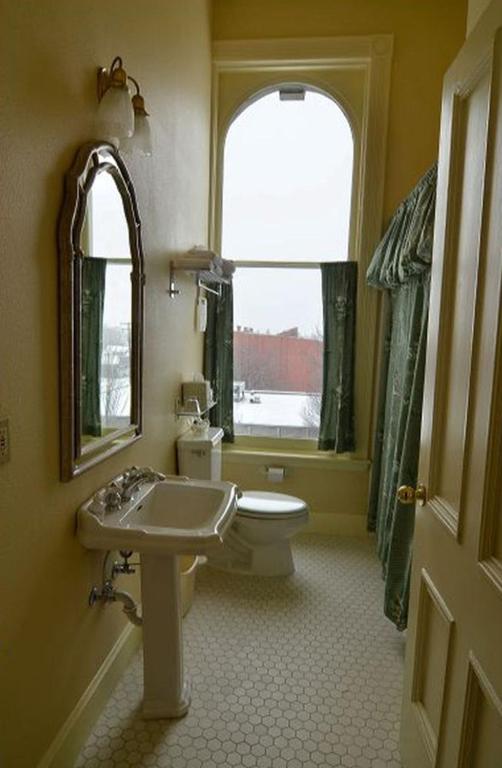 Geiser Grand Hotel - image 4