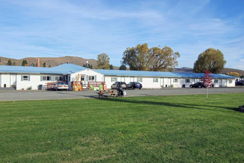 Baker City Motel & RV - main image