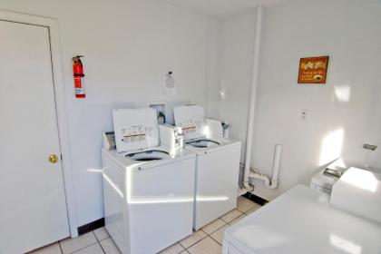 Baker City Motel & RV - image 3
