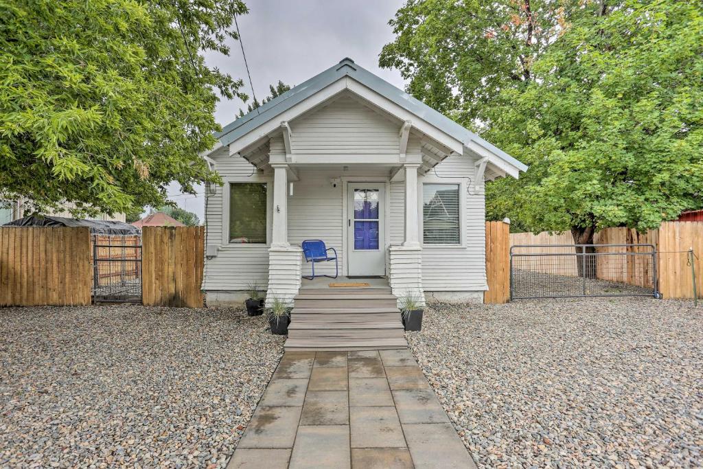 Pet-Friendly Baker City Abode with Private Yard - image 3