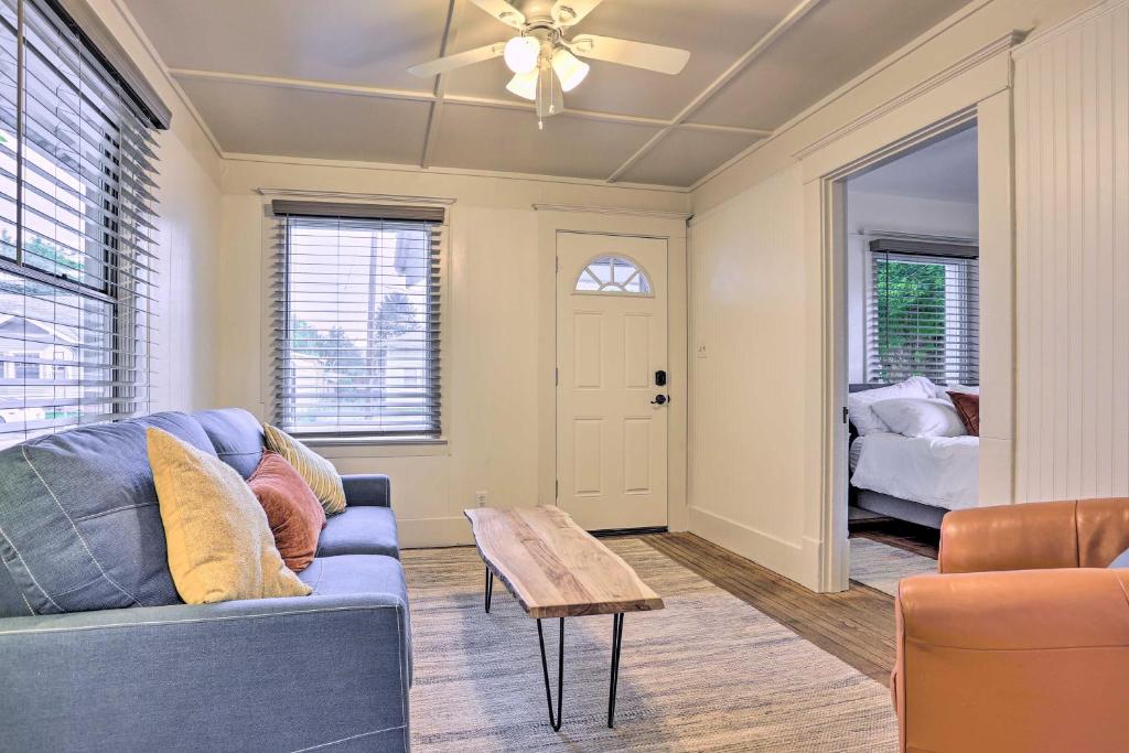Pet-Friendly Baker City Abode with Private Yard - image 5