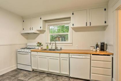 Pet-Friendly Baker City Abode with Private Yard - image 8