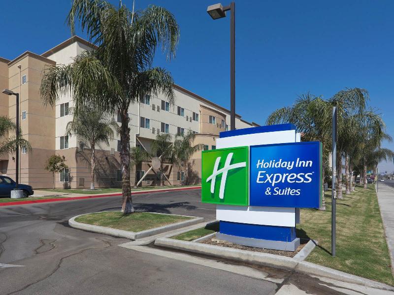 Holiday Inn Express Hotel & Suites Bakersfield Central - main image