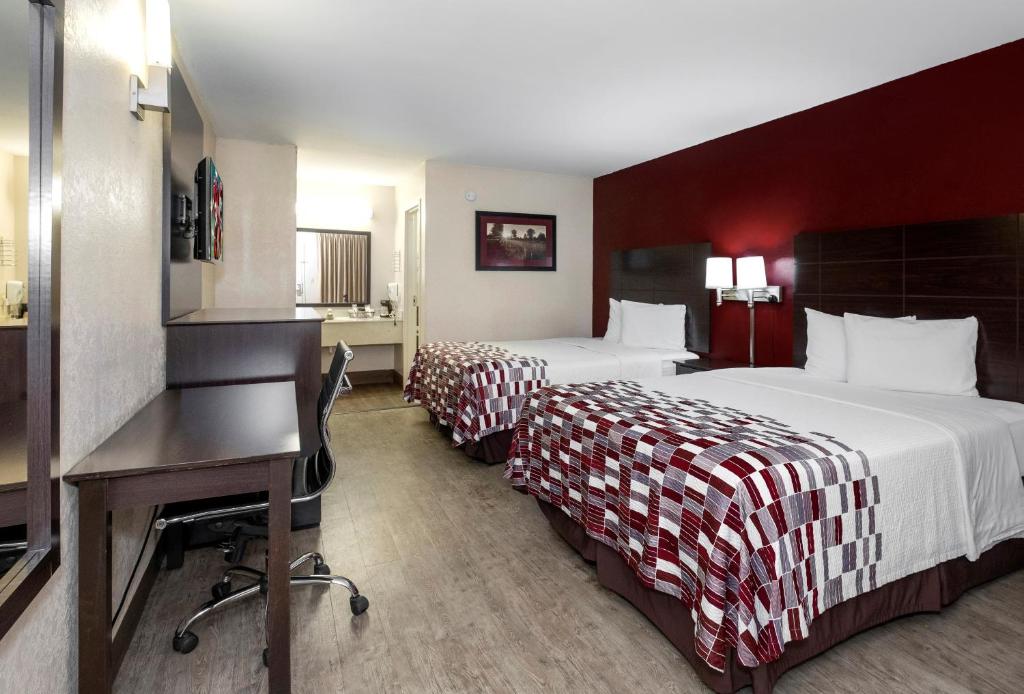 Red Roof Inn Bakersfield - main image