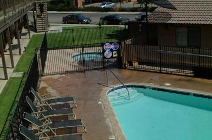 Best Economy Inn & Suites - image 6
