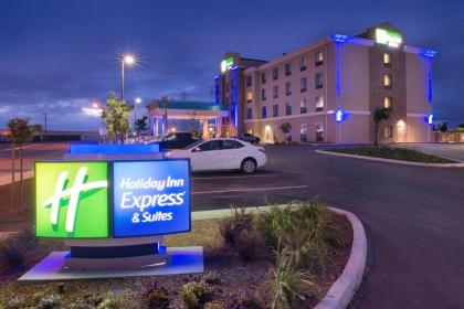 Holiday Inn Express  Suites Bakersfield Airport an IHG Hotel California