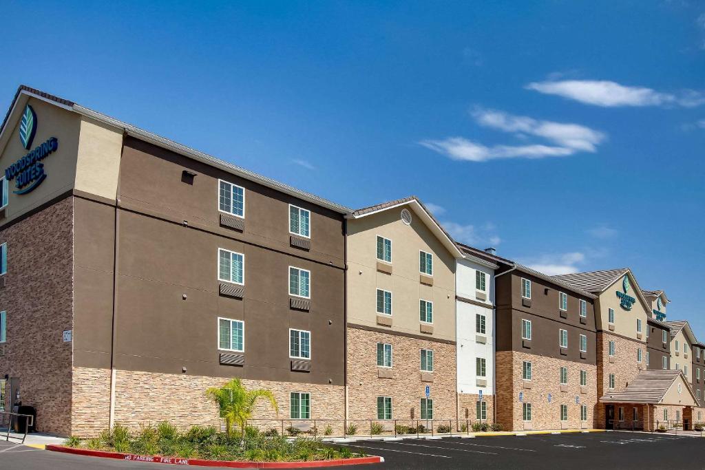 WoodSpring Suites Bakersfield - main image