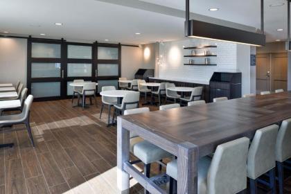 Residence Inn by Marriott Bakersfield West - image 7