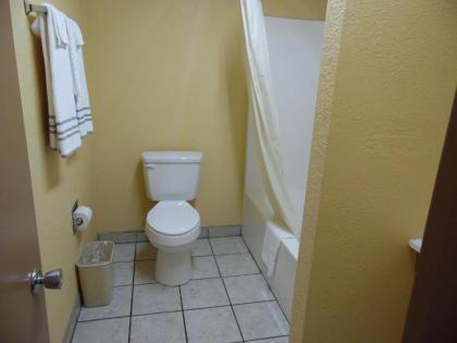 Regency Inn Bald Knob - image 4