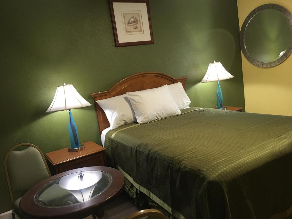 Aristocrat Motel - main image