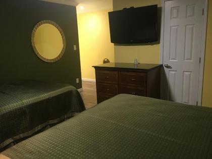 Aristocrat Motel - image 10