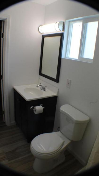 Aristocrat Motel - image 13