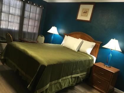 Aristocrat Motel - image 4