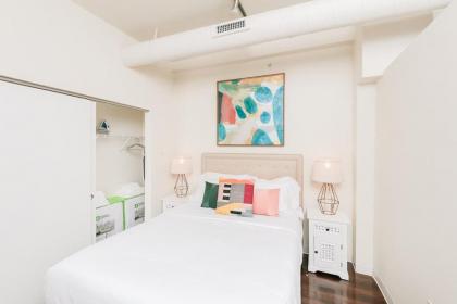 1BR Luxury Studio Historic Building Parking Rooftop Deck & Gym - image 15