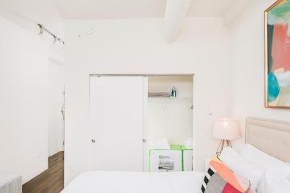 1BR Luxury Studio Historic Building Parking Rooftop Deck & Gym - image 16