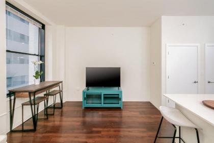 1BR Luxury Studio Historic Building Parking Rooftop Deck & Gym - image 6