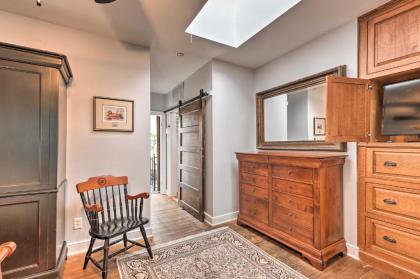 The Shakespeare House with Updated Interior! - image 15