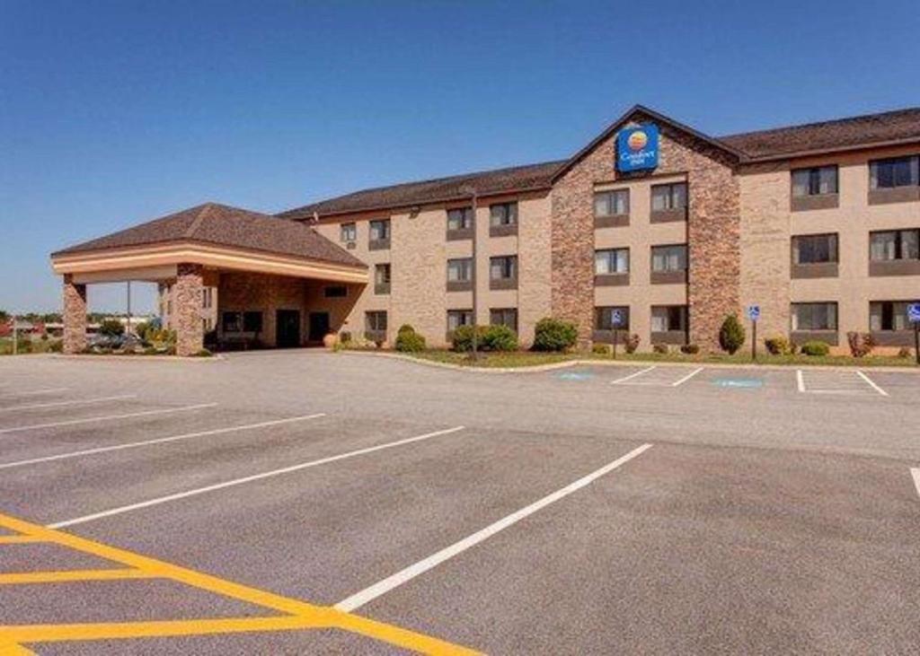 Comfort Inn Bangor - main image