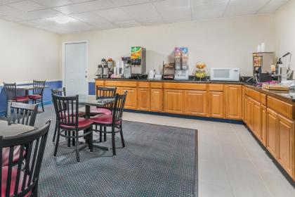 Howard Johnson by Wyndham Bangor - image 4