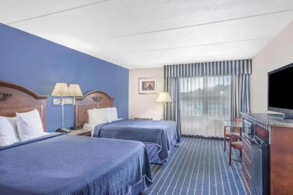Howard Johnson by Wyndham Bangor - image 9