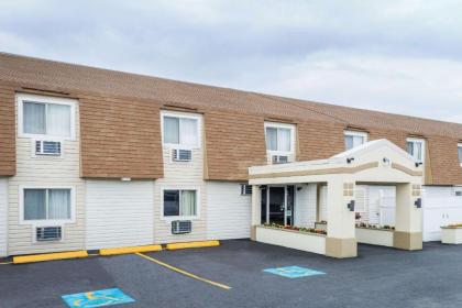 Super 8 by Wyndham Bangor Bangor Maine