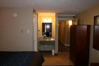 Bangor Inn & Suites - image 10