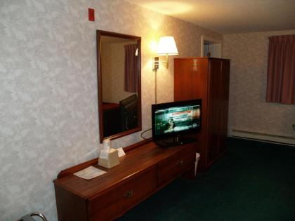 Bangor Inn & Suites - image 13