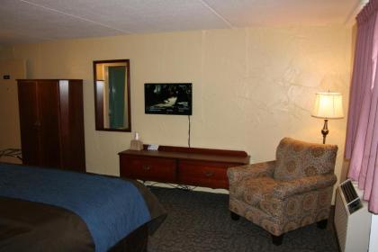 Bangor Inn & Suites - image 4