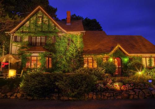 Ivy Manor Inn Village Center - main image