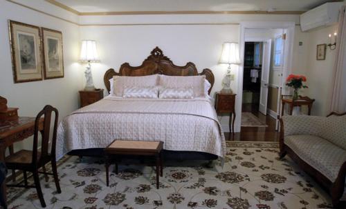 Ivy Manor Inn Village Center - image 3