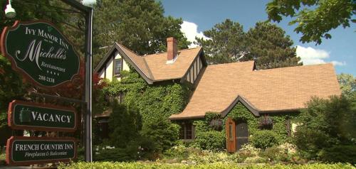 Ivy Manor Inn Village Center - image 5
