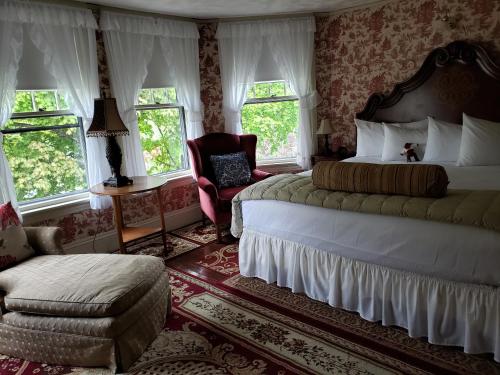Moseley Cottage Inn and The Town Motel - image 4