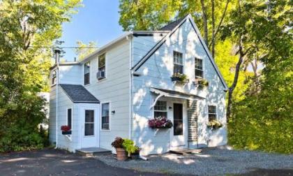 The Elmhurst Inn - image 2