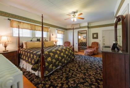 The Elmhurst Inn - image 3