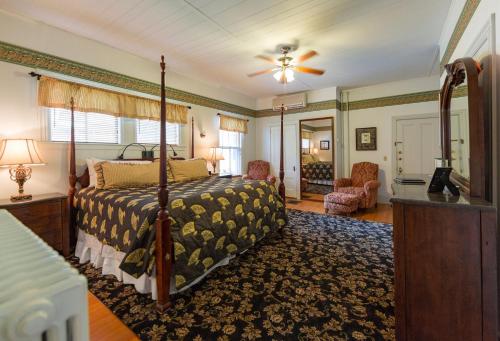 The Elmhurst Inn - image 3
