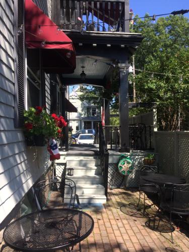 Hearthside Inn - image 3