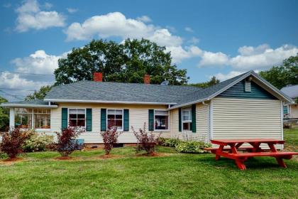 Acadia Cottage - image 17